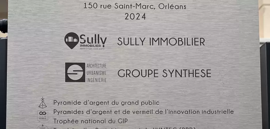 Plaque clin d’œil trophée