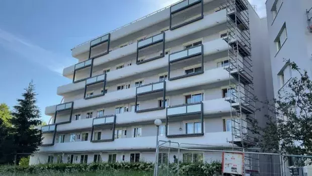 Le premier bâtiment fait peau neuve ! 