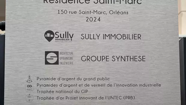 Plaque clin d’œil trophée